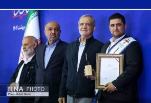 دیدار گرم کارگران پگاه با رئیسجمهور در جشنواره ملی امتنان دیدار گرم کارگران پگاه با رئیسجمهور در جشنواره ملی امتنان