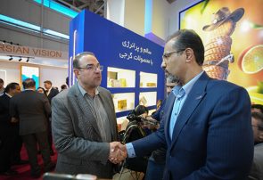 بازدید معاون صنایع عمومی وزارت صمت از غرفه بیسکویت گرجی در نمایشگاه شیرینی و شکلات