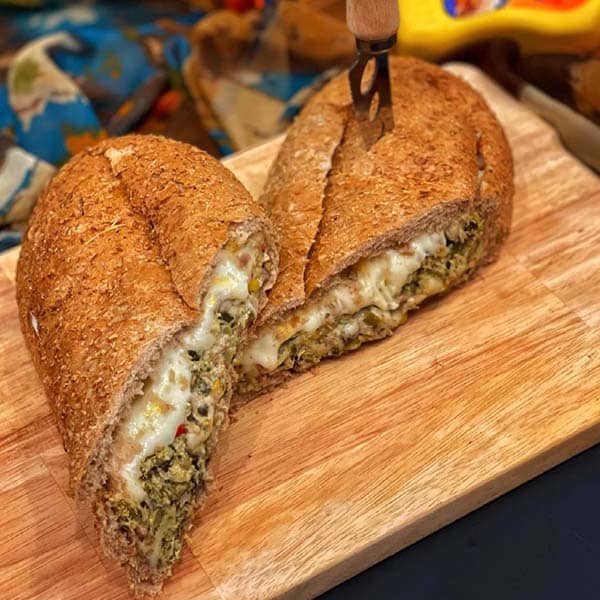 طرز تهیه ساندویچ مرغ و بادام